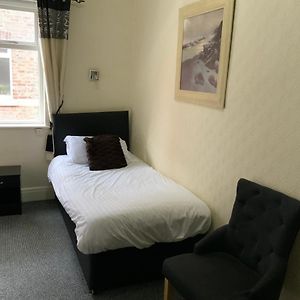 Single Room Private External Bathroom